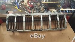 2007 Jeep Grand Cherokee 3.0 Diesel Automatic Breaking Front Chrome Bonnet Grill