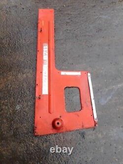 Panneau latéral du moteur du côté gauche du tracteur Zetor 6711 (1 seul) CA7280